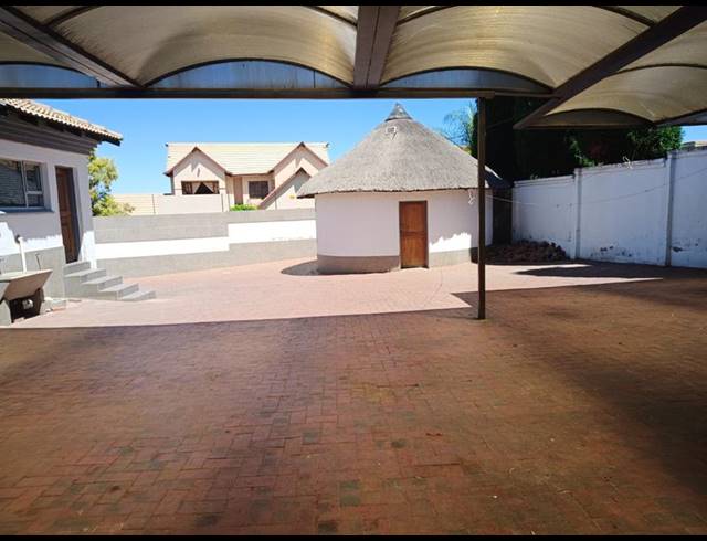 4 BEDROOM HOUSE FOR SALE IN LIEFDE EN VREDE